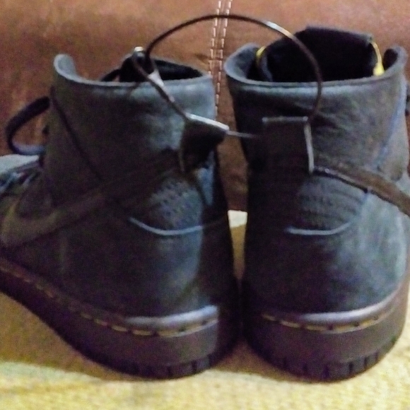 Nike Challenger Precision High Tops - Picture 2 of 5